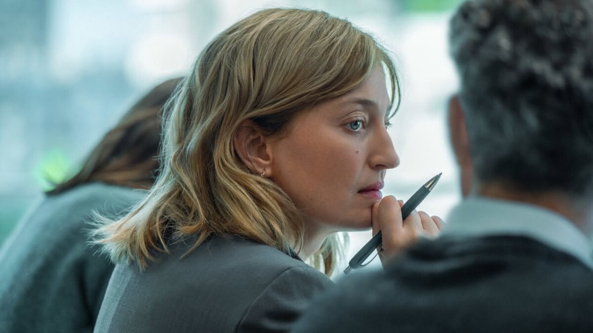 Un bon petit soldat, recensione: quando il lavoro diventa una prova di obbedienza
