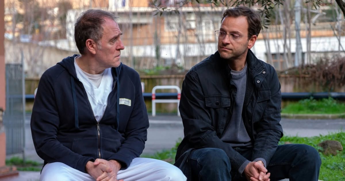 Nessun Dolore, recensione: una storia di accoglienza che non sempre riesce a lasciare il segno