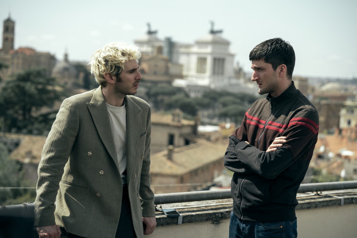 Chiaroscuro. (L to R) Pierpaolo Spollon as Cosmo Speranza, Andrea Lattanzi as Angelo Tiberi in episode 105 of Chiaroscuro. Cr. Erika Kuenka/Netflix © 2026
