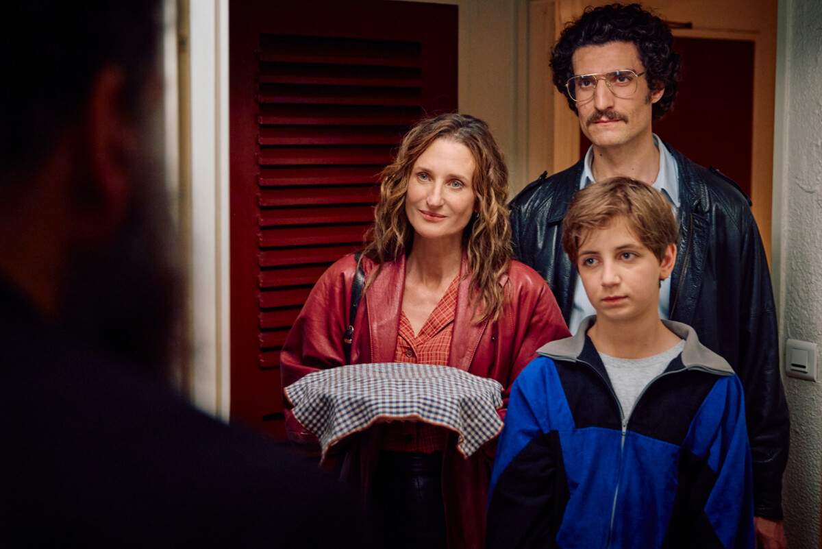Juste-Une-Illusion 2 Photo Manuel Moutier (c) 2026 ADNP - TEN CINEMA - GAUMONT - TF1 FILMS PRODUCTION - QUAD+TEN