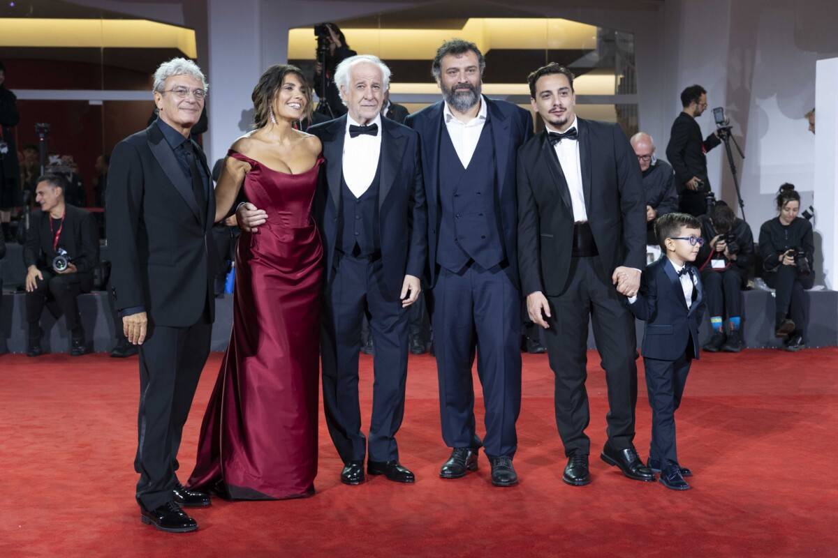 Venezia 2026 - Scherzetto - cast - foto Martina Dal Piano per Think Movies