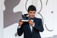 Venezia 83 - Riccardo Scaramcio miglior attori Orizzonti - foto Martina Dal Piano per Think Movies