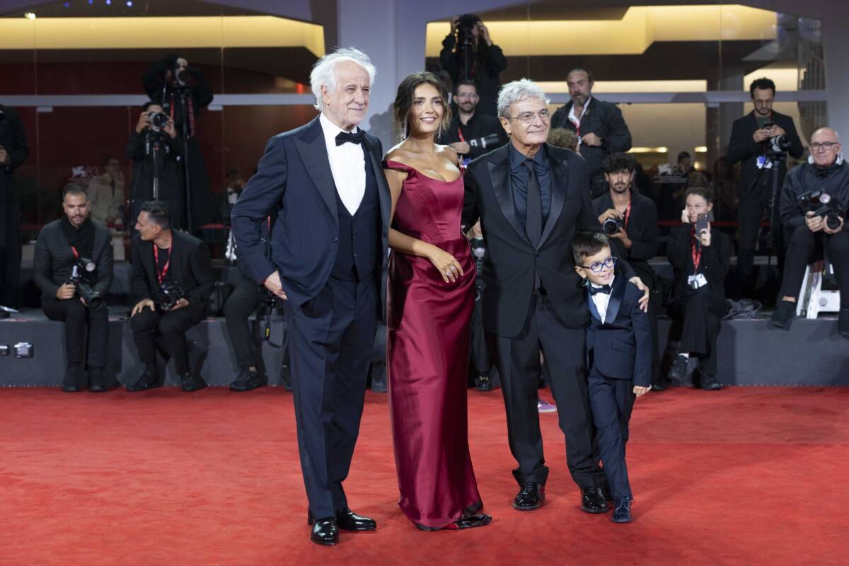 Toni Servillo - Serena Rossi - Mario Martone - Lorenzo Perrotta - Venezia 83 - Foto Martina Dal Piano - Think Movies