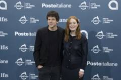 Julianne Moore - Jesse Eisenberg - Festa del Cinema di Roma 2026 - foto Luigi de Pompeis - Think Movies