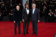 Il cast di MR. NELSON, DID YOU KILL PEOPLE? - Venezia 83 - foto Martina Dal Piano per Think Movies