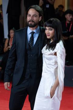 Daniel Zovatto e Sofia Boutella a Venezia 83 - foto Martina Dal Piano per Think Movies