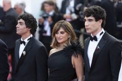 Javier Calvó - Penélope Cruz - Javier Ambrossi - Cannes 79 - Foto Martina Dal Piano per Think Movies jpg