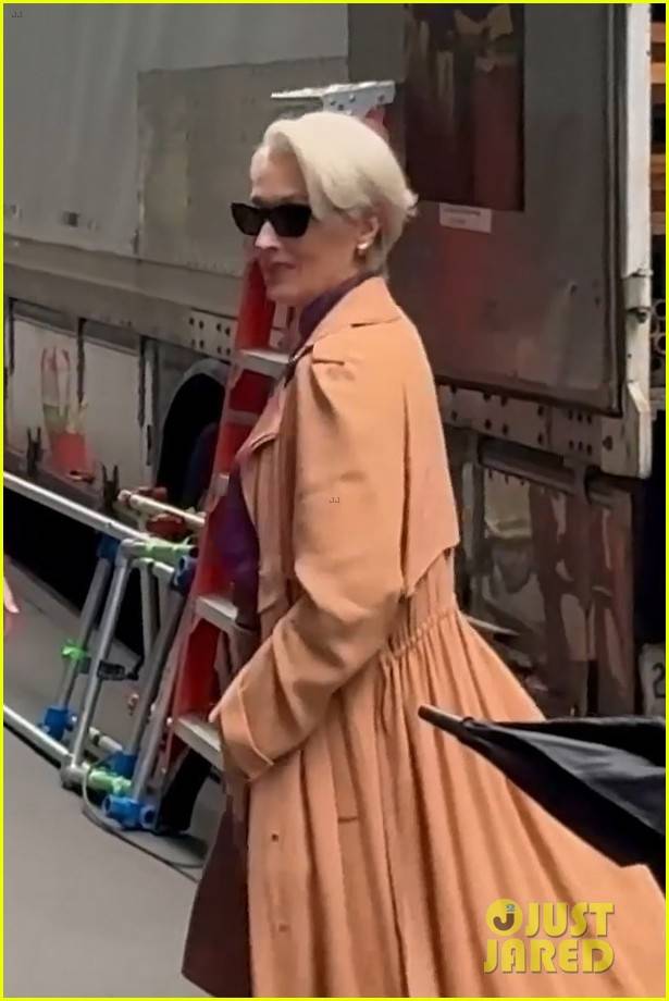 immagine meryl streep set il diavolo veste prada 2