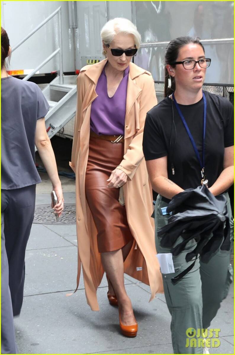 immagine meryl streep set il diavolo veste prada 2
