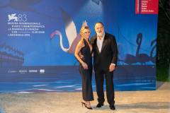 Britney Theriot e Russell Crowe a Venezia 83 - foto Martina Dal Piano per Think Movies