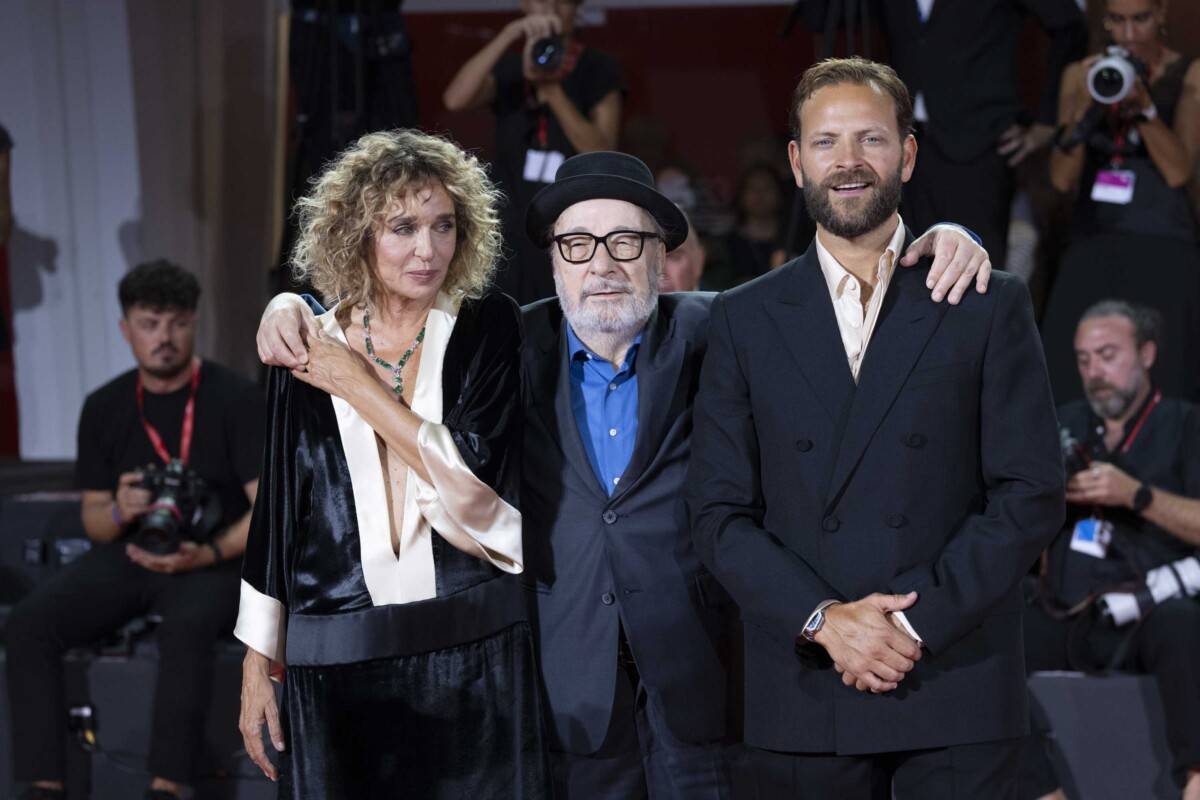 Gianni Amelio, Valeria Golino e Alessandro Borghi a Venezia 83, foto Martina Dal Piano per Think Movies